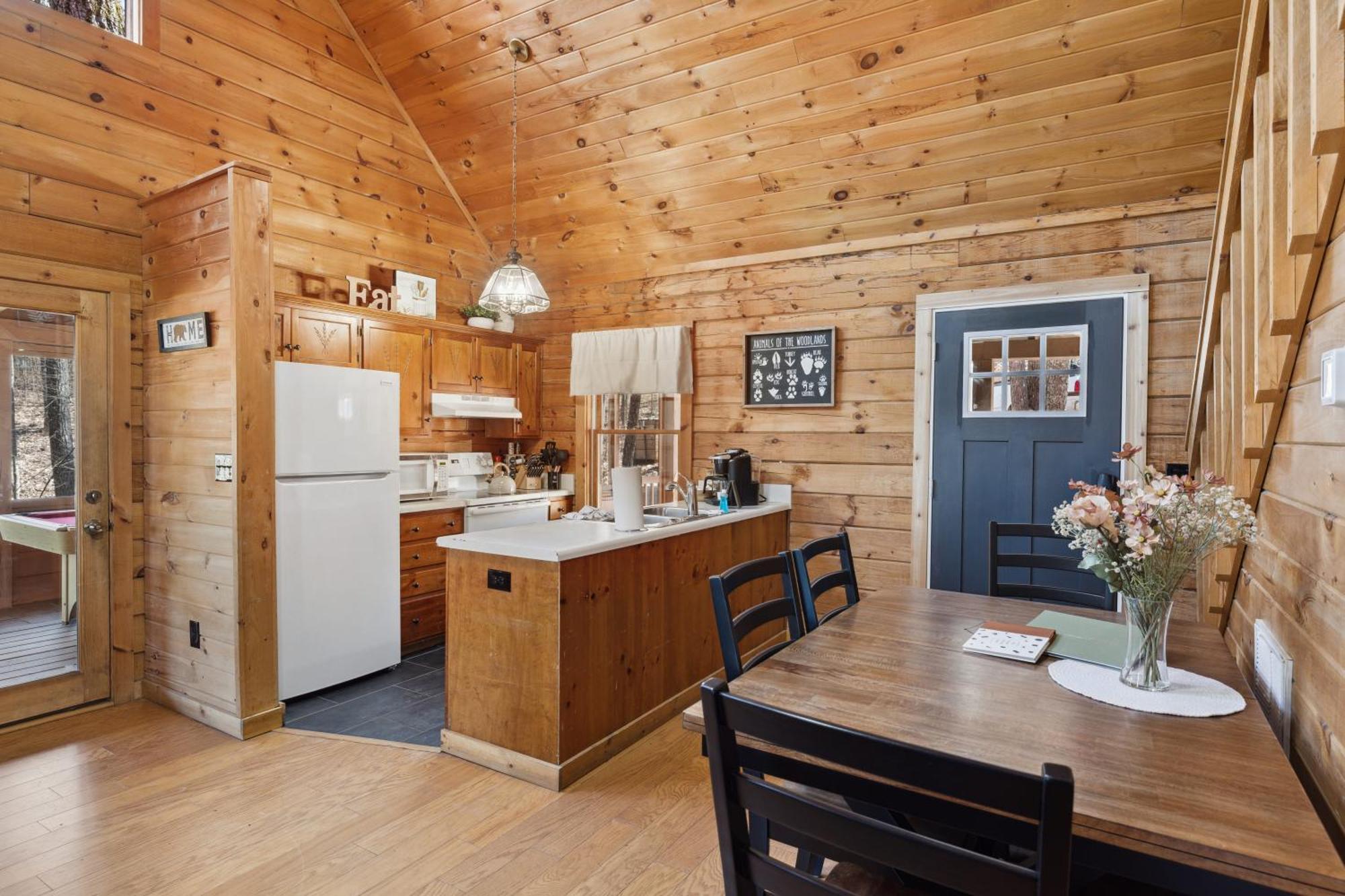 Cozy Family Friendly Cabin With Hot Tub, Near Gatlinburg, Pigeon Forge, Dollywood Sevierville Eksteriør bilde