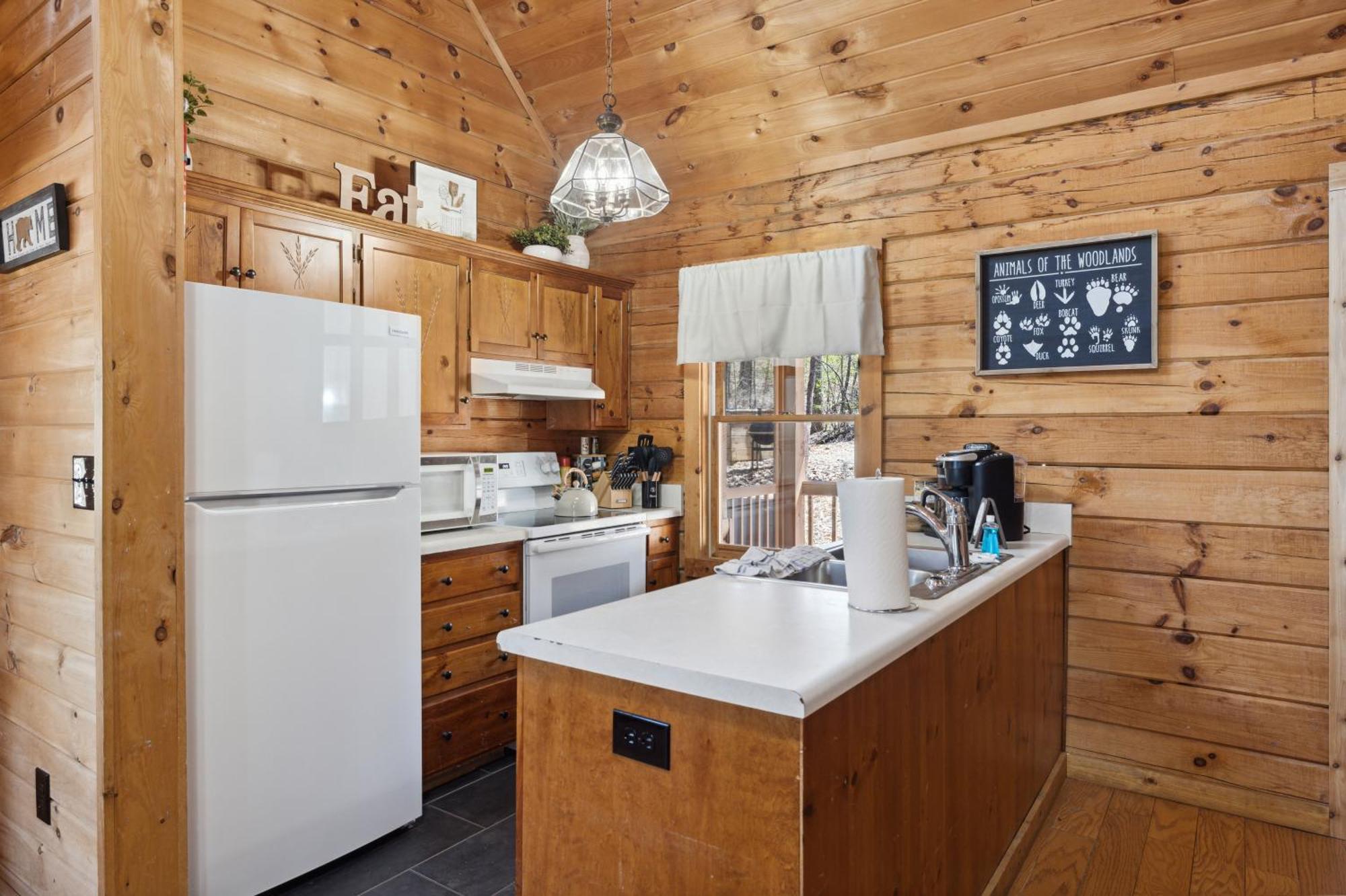 Cozy Family Friendly Cabin With Hot Tub, Near Gatlinburg, Pigeon Forge, Dollywood Sevierville Eksteriør bilde